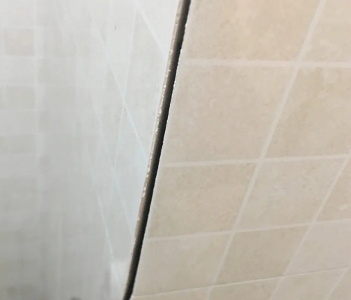 望江瓷砖空鼓维修公司分享阳台瓷砖脱落的修复过程可以分为以下几个步骤